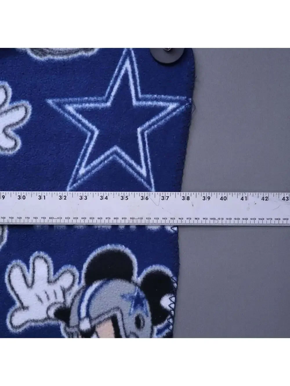 Vintage 2012 Disney Dallas Cowboys Mickey Mouse Fleece Throw Blanket 37x47 NFL